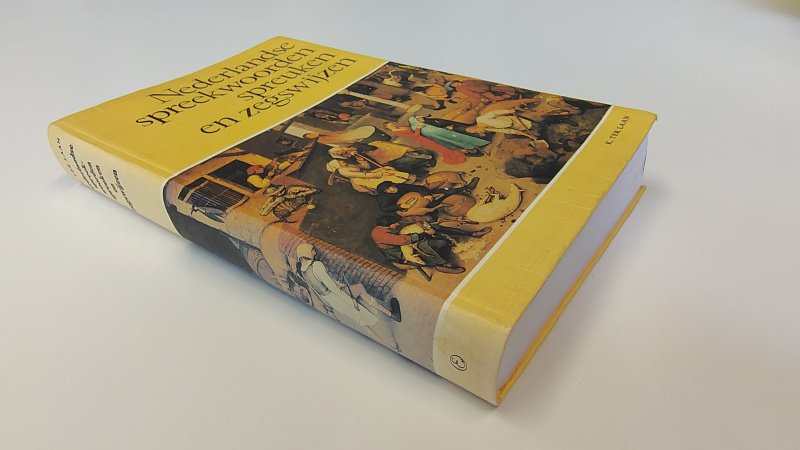 Tweedehands boek: Nederlandse spreekwoorden/spreuken en zegswijzen van auteur Kornelis ter Laan - Paperback met rechte rug zonder leesvouwen. Hele lichte verkleuring rug, wat lichte grijze vegen op de kaft en lichte gebruikerssporen puntjes kaft. Binnenwerk onbeschreven en netjes.