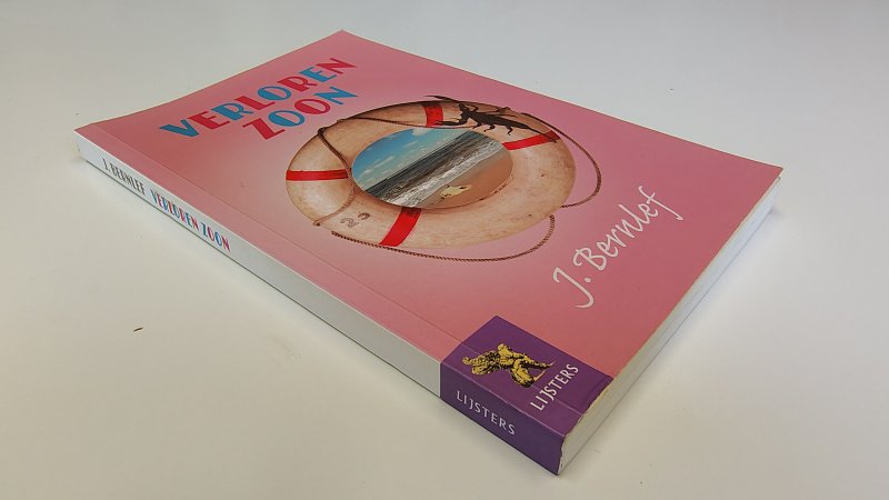 Tweedehands boek: Verloren zoon van auteur J. Bernlef - Paperback met rechte rug zonder leesvouwen. Lichte slijtage puntjes kaft. Verkleuring eerste bladzijde, verder onbeschreven en netjes.