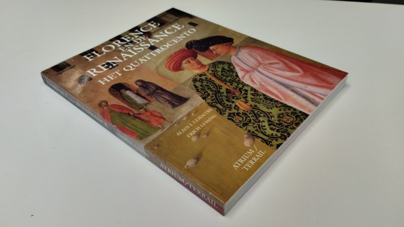 Tweedehands boek: Florence en de Renaissance van auteur Alain J. Lemaître - In goede staat. Nederlandstalige paperback met flappen. De kaft heeft lichte gebruikerssporen aan de randen. Rechte rug. Ex Libris reliefstempel op het schutblad. Pagina's wit iets verkleurd, maar netjes en onbeschreven.