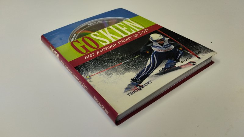 Tweedehands boek: Go Skien + DVD van auteur Warren Smith - In zeer goede staat. Nederlandstalige softcover met DVD. Minimale gebruikerssporen aan de kaft. Pagina's netjes en onbeschreven.