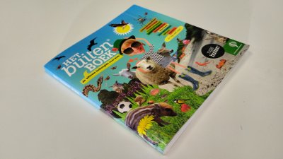 Boek met de titel: Het buitenboek, de ultieme buitengids voor kids