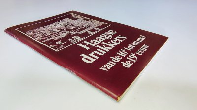 Boek met de titel: Haagse drukkers van de 16e tot en met de 19e eeuw