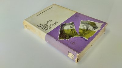 Boek met de titel: De tranen der Acacias