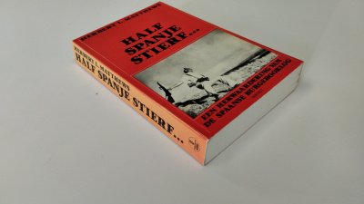 Boek met de titel: Half Spanje stierf ...