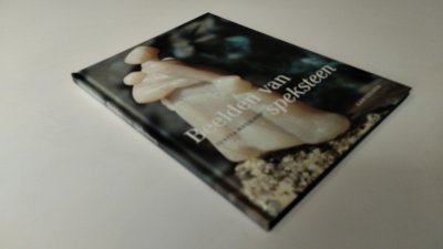 Boek met de titel: Beelden van Speksteen