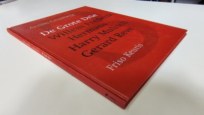 Boek met de titel: De grote drie, Willem Frederik Hermans, Harry Mulisch en Gerard Reve