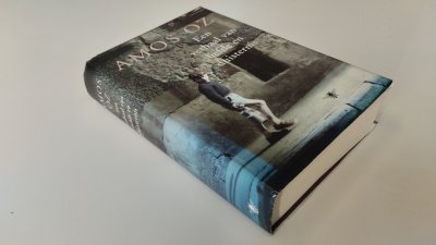 Boek met de titel: Een verhaal van liefde en duisternis