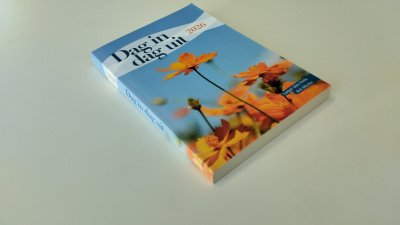 Boek met de titel: Dag in dag uit 2026
