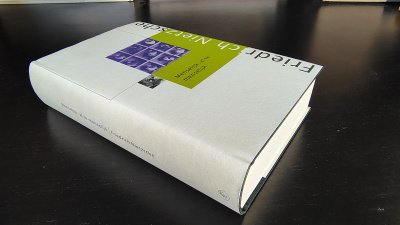 Boek met de titel: Menselijk, al te menselijk