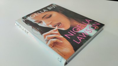 Boek met de titel: Nigella bijt