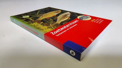 Boek met de titel: THB-natuurgids Zoetwatervissen herkennen en benoemen