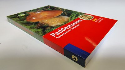 Boek met de titel: THB-natuurgids Paddestoelen herkennen en benoemen
