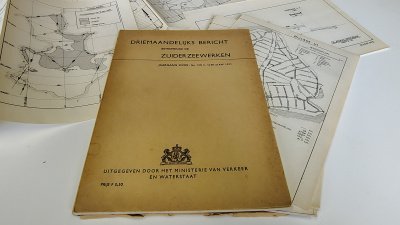 Boek met de titel: Driemaandelijks bericht betreffende de zuiderzeewerken