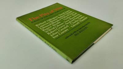 Boek met de titel: The Pity of War