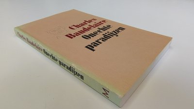 Boek met de titel: Onechte paradijzen