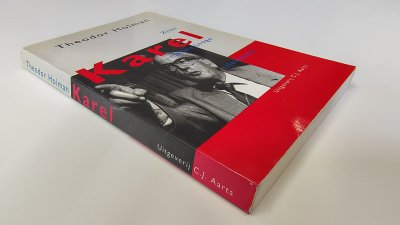 Boek met de titel: Karel Zjizn Nenoezjnogo Tsjeloveka