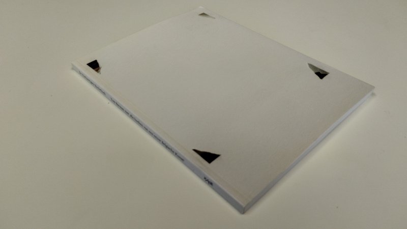 Tweedehands boek: De vierkantigste rechthoek van auteur Thomas Andrew Barman, Kunsthal KAdE (Amersfoort, Netherlands) - In zeer goede staat. Nederlandstalige softcover met minimale gebruikssporen. Pagina's netjes en onbeschreven.