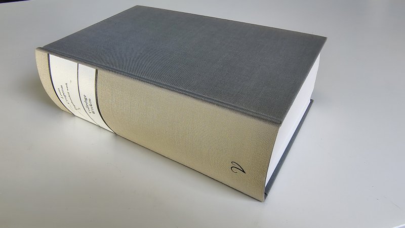 Tweedehands boek: Ongepubliceerd werk. Volledige Werken deel 50 van auteur Louis Couperus - Hardcover, grijs linnen, zonder stofomslag. Rug licht verkleurd. Binnenwerk als nieuw!