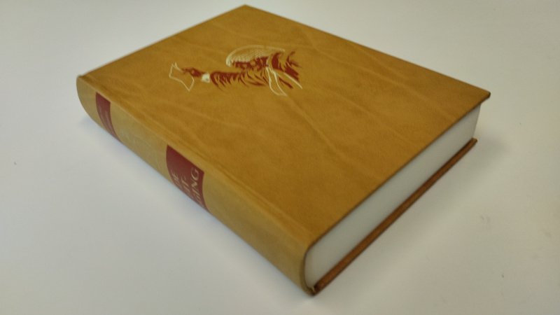 Tweedehands boek: De uitdaging van auteur Winston Graham - In zeer goede staat. Nederlandstalige hardcover. Minimale gebruikssporen aan de kaft. Pagina's netjes en onbeschreven. Rechte rug
