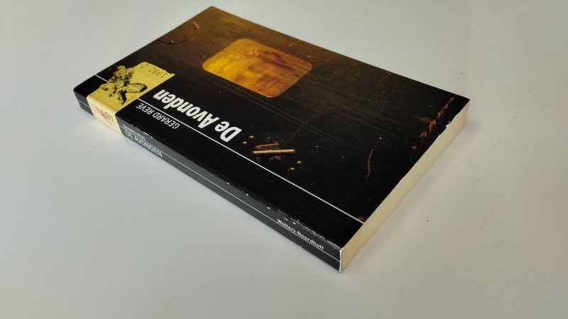 Tweedehands boek: De avonden van auteur Gerard Reve - In goede tot zeer goede staat. Nederlandstalige softcover. Lichte gebruikssporen aan de kaft. Pagina's vergeeld (zoals bij pocketboekjes) maar netjes en onbeschreven.