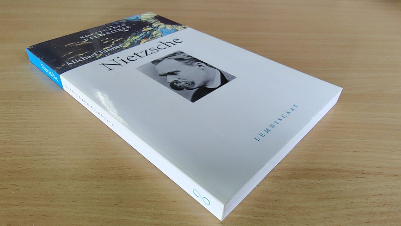 Tweedehands boek: Kopstukken filosofie Nietzsche van auteur Michael Tanner - Paperback met rechte rug zonder leesvouwen in zeer goede staat. Minimale verkleuring witte kaft. Binnenwerk onbeschreven en netjes.
