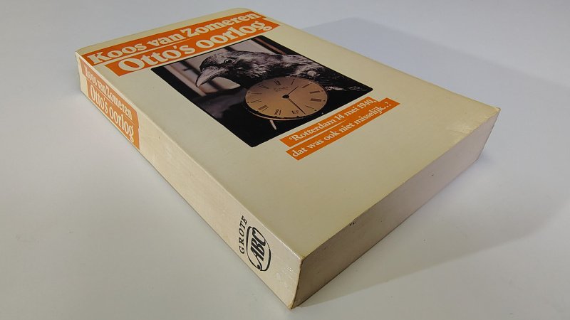 Tweedehands boek: Otto's oorlog van auteur Koos van Zomeren - Grote ABC 455 paperback met rechte rug en leesvouwen. Lichte verkleuring kaft en lichte gebruikerssporen kaft. Binnenwerk onbeschreven en netjes.