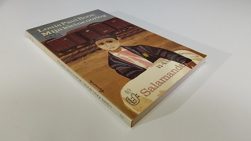 Tweedehands boek: Mijn kleine oorlog van auteur Louis Paul Boon - Salamander pocket nummer 70 met rechte rug zonder leesvouwen. Minimale gebruikerssporen puntjes kaft. Lichte verkleuring achterzijde kaft. Binnenwerk onbeschreven en netjes.