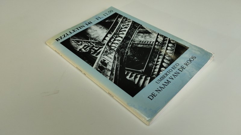 Tweedehands boek: Bzzlletin 141 Umberto Eco De naam van de roos van auteur Diverse auteurs - In redelijke tot goede staat. Softcover verkleuring en gebruikssporen aan de kaft. Pagina's netjes onbeschreven en stevig in de binding