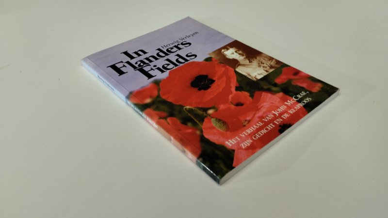 Tweedehands boek: In Flanders fields van auteur Herwig Verleyen - In zeer goede staat. Softcover met minimale gebruikssporen aan de kaft. Ex libris reliefstempel voorin. Pagina's netjes, onbeschreven en stevig in de binding