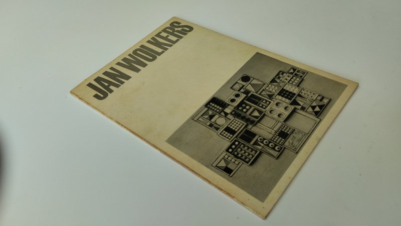 Tweedehands boek: Jan Wolkers van auteur H.L.C. Jaffe - In redelijk tot goede staat. Softcover, de kaft en pagina's zijn verkleurd. Ex Libris plakaat voorin. Pagina's onbeschreven en netjes.