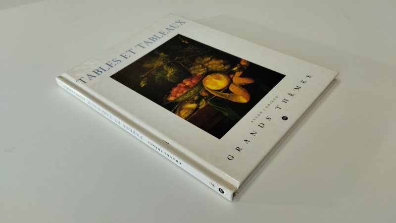 Tweedehands boek: Tables et tableaux van auteur Allen J. Grieco - In goede staat. Franstalige hardcover zonder stofomslag. Lichte gebruikssporen aan de kaft. Het wit van de pagina's licht verkleurd, maar netjes, onbeschreven en stevig in de binding