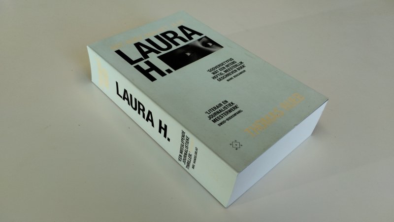 Tweedehands boek: Laura H. Hedt kalifaatmeisje uit Zoetermeer van auteur Thomas Rueb - In goede tot zeer goede staat. Nederlandstalige paperback. Lichte gebruikssporen aan de kaft. Rechte rug. Pagina's netjes, onbeschreven. Stevig boekwerk