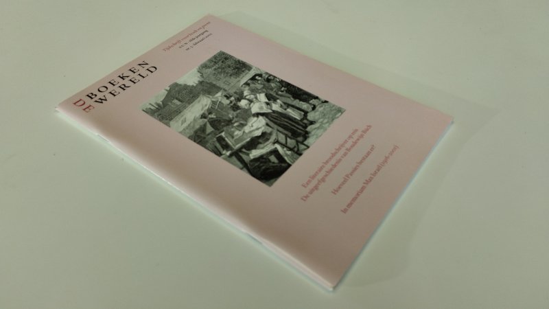 Tweedehands boek: De Boekenwereld – Tijdschrift voor boek en prent nr. 3 2002 van auteur Diverse auteurs - In goede staat. Geniete softcover, lichte gebruikssporen aan de kaft. Randen pagina's licht verklerud, maar onbeschreven, netjes en stevig in de binding