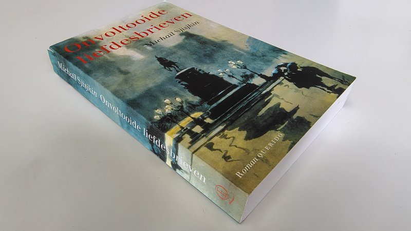 Tweedehands boek: Onvoltooide liefdesbrieven van auteur Michaïl Sjisjkin - Paperback met iets scheeflopend ruggetje en kleine inscheuring bovenaan de rug voorkant kaft. Lichte gebruikerssporen puntjes kaft. Binnenwerk brandschoon.