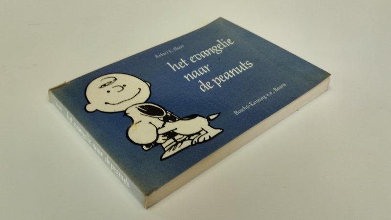 Tweedehands boek: Het evangelie naar de peanuts van auteur Robert L. Short - In redelijke tot goede staat. Nederlandstalige softcover. Lichte gebruikssporen en verkleuring aan de kaft. Schutblad met naam en stempel. Rest van de pagina's onbeschreven en stevig in het boekwerk