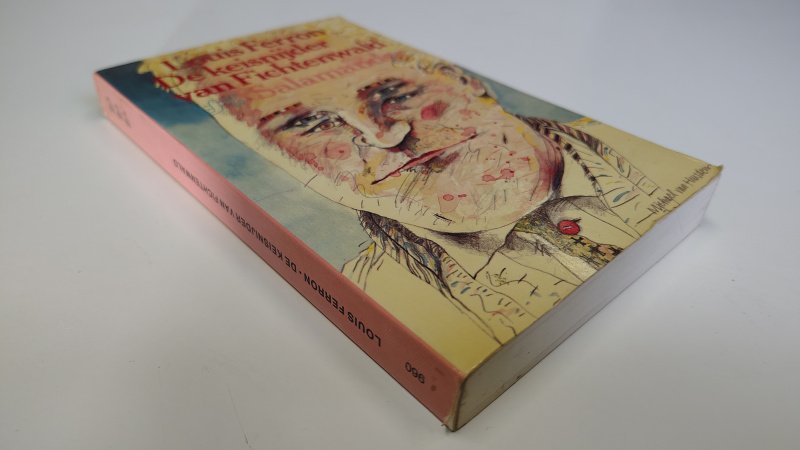Tweedehands boek: De keisnijder van Fichtenwald van auteur Louis Ferron - Salamander pocket nummer 960 met rechte rug zonder leesvouwen. Lichte slijtage randen kaft en rug. Enkele lichte roestvlekjes bovenzijde snede. Binnenwerk onbeschreven en netjes. Bladzijdes niet verkleurd.