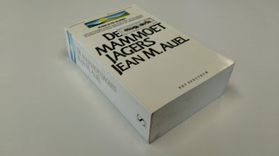 Boek met de titel: De mammoet jagers
