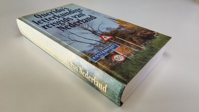 Boek met de titel: Querido's letterkundige reisgids van Nederland