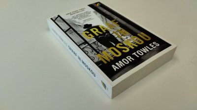 Boek met de titel: Graaf in Moskou