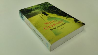 Boek met de titel: In het maanlicht