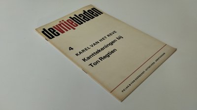 Boek met de titel: De vrije bladen 4, Karel van het Reve: Kanttekeningen bij Ton Regtien