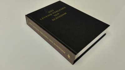 Boek met de titel: Het levend verleden van Schiedam