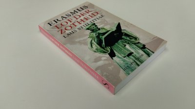Boek met de titel: Laus stultitiae, Lof der zotheid