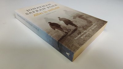 Boek met de titel: Alles is verlicht