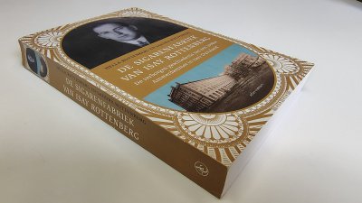 Boek met de titel: De sigarenfabriek van Isay Rottenberg