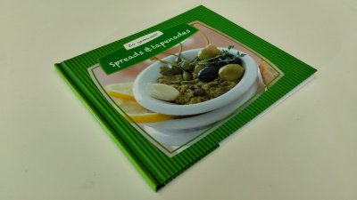 Boek met de titel: Spreads & Tapenades – Zo gemaakt!