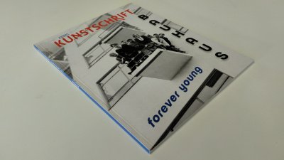 Boek met de titel: Kunstschrift Openbaar Kunstbezit Bauhaus Forever young