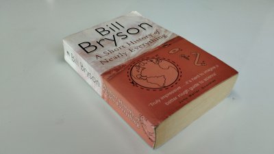 Boek met de titel: A Short History of Nearly Everything