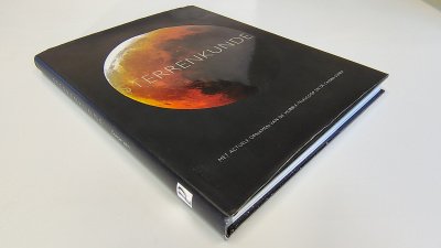 Boek met de titel: Sterrenkunde
