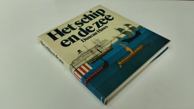 Boek met de titel: Het schip en de zee